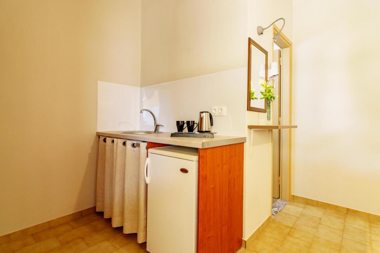 Irini Studios İskiri Dış mekan fotoğraf